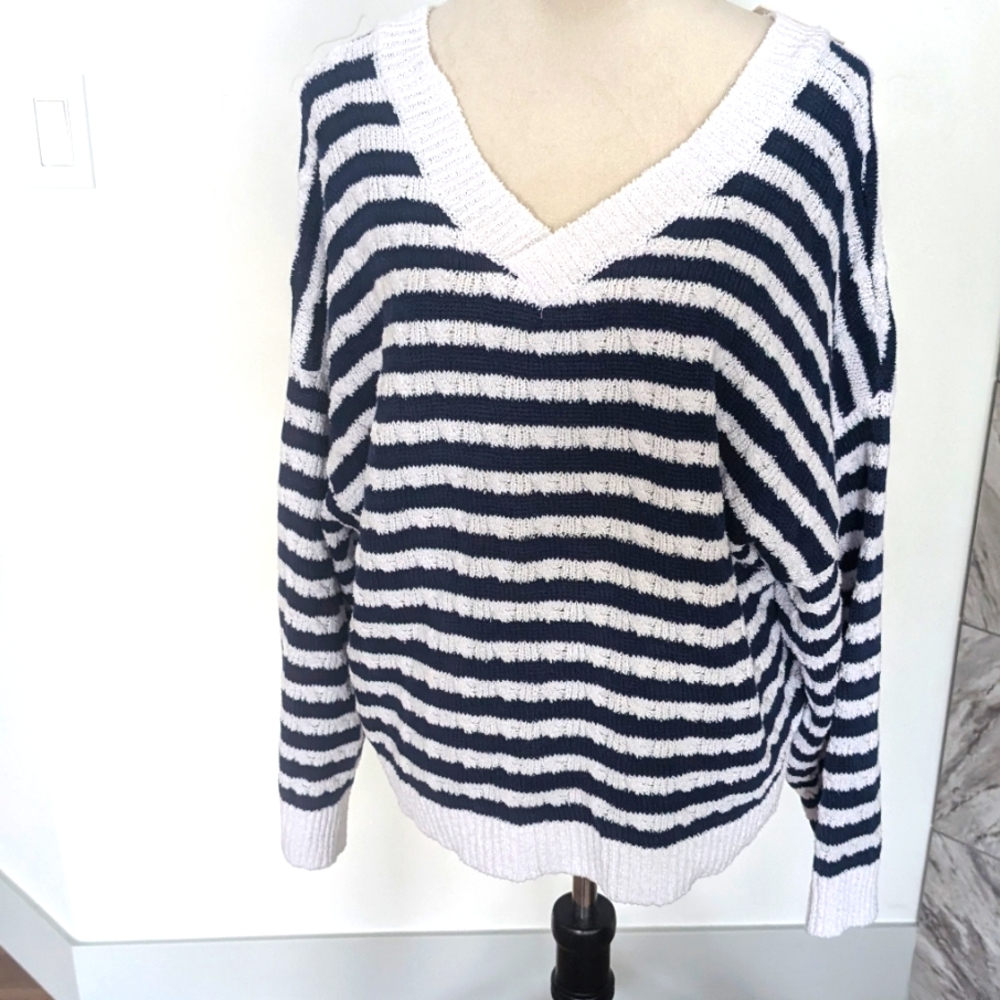 Women's sweater